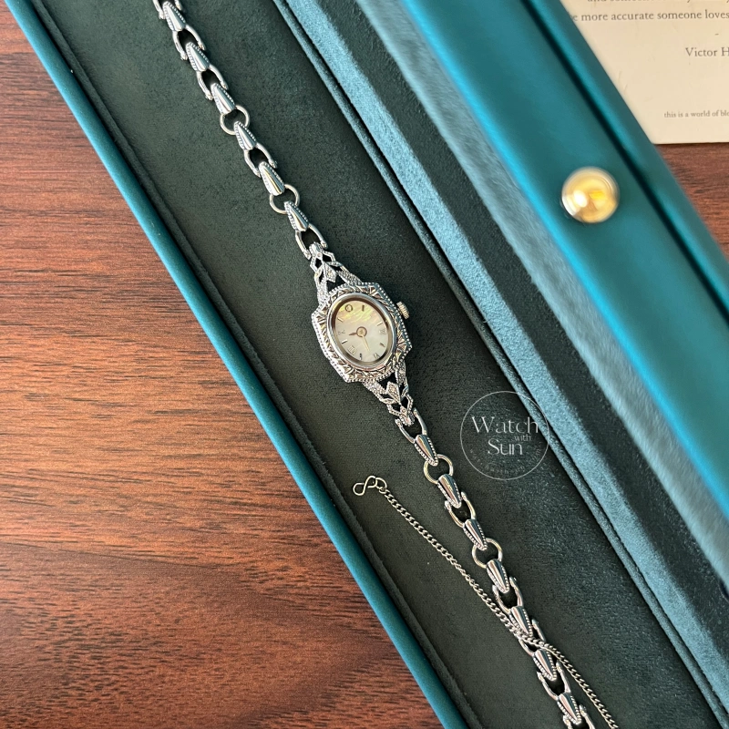 N605-2 Vintage Mother of Pearl Silver Small Face Watch for Women