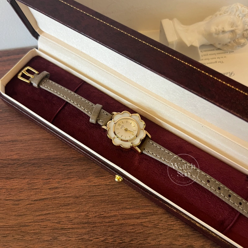 Classic Flower-Shaped Case Slim Leather Strap Watch for Women