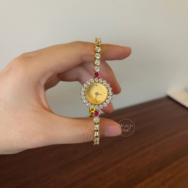 Elegant Gold Round Dial Zircon Floral Bracelet Watch for Women