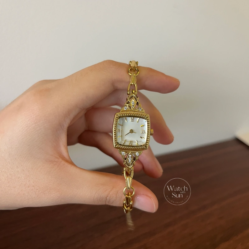N881-6 Elegant Gold Square Mother of Pearl Dial Chain Bracelet Watch for Women