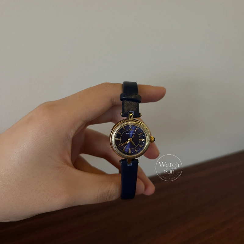 N891-5 Classic Gold Round Black Dial Zircon Leather Strap Watch for Women